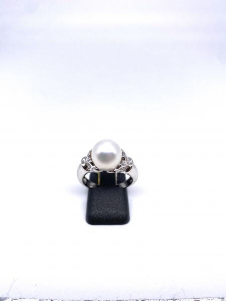 Ring 585 WG mit Z-Perle und Brillanten